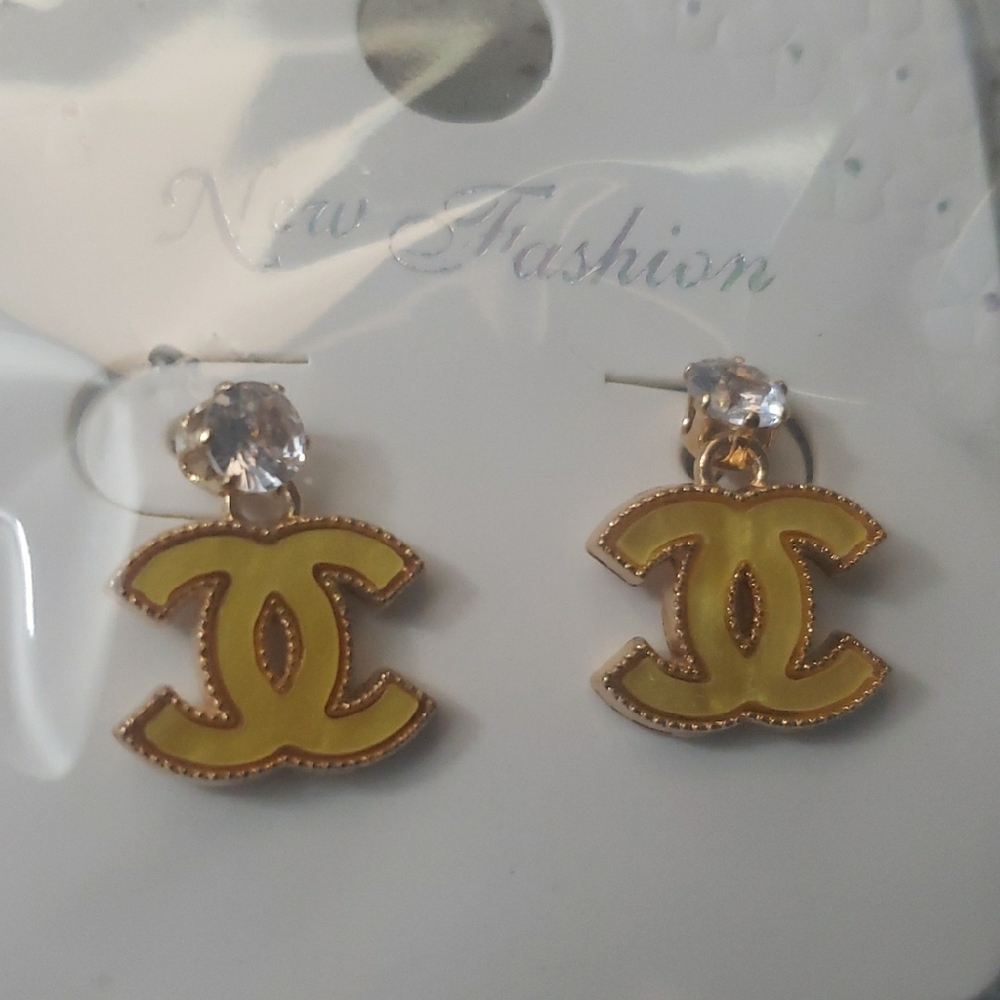 Elegant Yellow Earrings